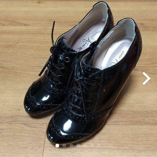 GINZA Kanematsu(ギンザカネマツ)の新品◎銀座かねまつ エナメル 紐 パンプス 黒 レディースの靴/シューズ(ハイヒール/パンプス)の商品写真