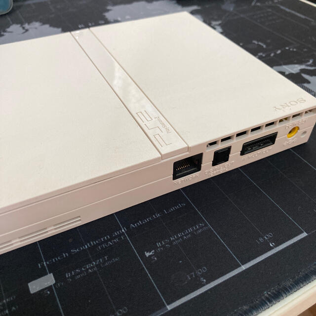 PlayStation2(プレイステーション2)のPS2 SCPH-70000 エンタメ/ホビーのゲームソフト/ゲーム機本体(家庭用ゲーム機本体)の商品写真