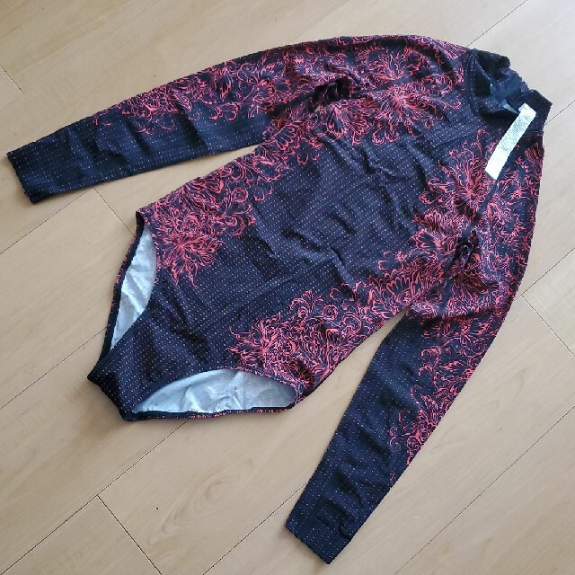 lululemon(ルルレモン)のルルレモン ラッシュガード 水着 美品 レディースの水着/浴衣(水着)の商品写真