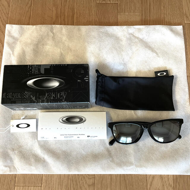 Oakley(オークリー)のOakley Frogskins LX メンズのファッション小物(サングラス/メガネ)の商品写真