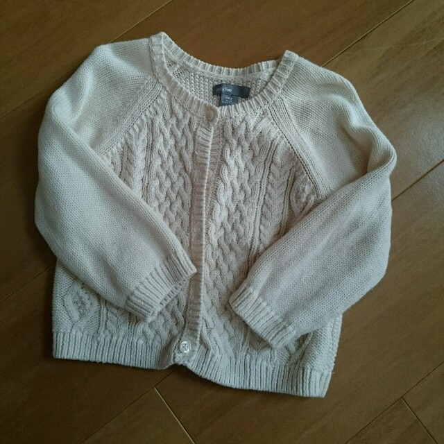 babyGAP(ベビーギャップ)のbabyGAP 厚手ニットカーディガン キッズ/ベビー/マタニティのキッズ服女の子用(90cm~)(カーディガン)の商品写真