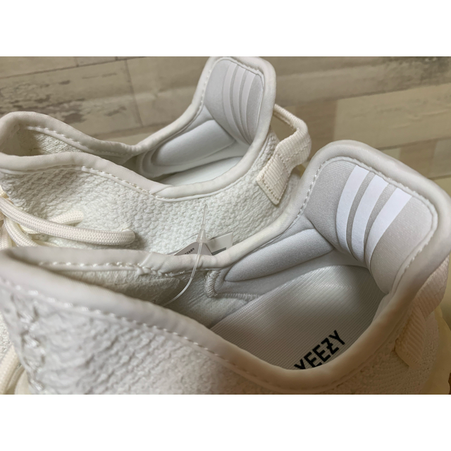 adidas(アディダス)のadidas YEEZY BOOST 350 V2 CWHITE/CWHITE メンズの靴/シューズ(スニーカー)の商品写真