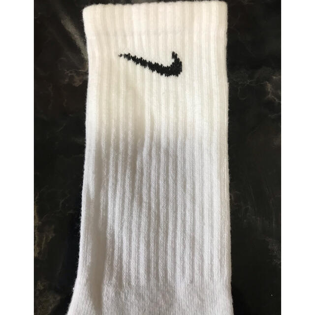 NIKE(ナイキ)の３足セット ナイキ 白ソックス 23〜25 ユニセックス メンズのレッグウェア(ソックス)の商品写真