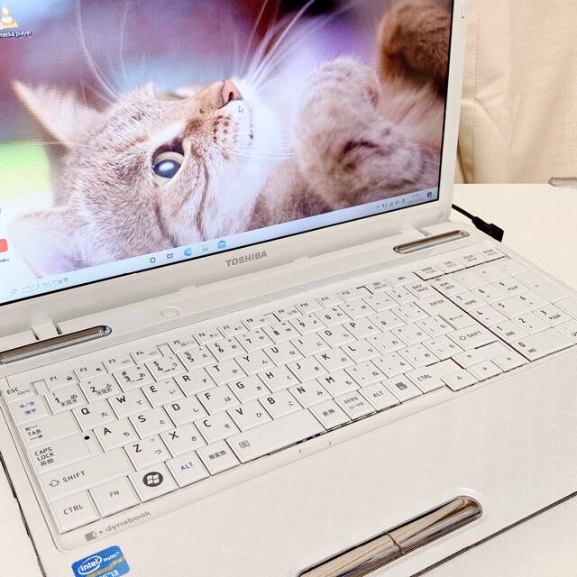 東芝(トウシバ)の【お買い得】東芝 ノートパソコン ホワイト 新品SSD 直ぐに使えます スマホ/家電/カメラのPC/タブレット(ノートPC)の商品写真