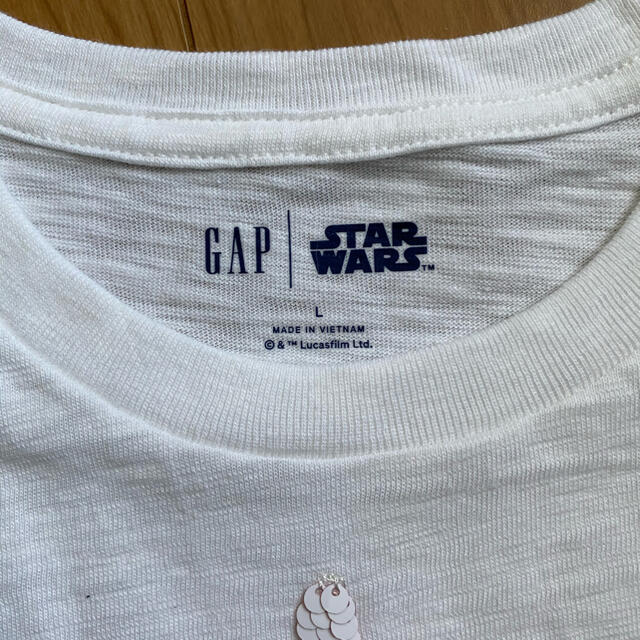 GAP Kids(ギャップキッズ)のGAP スターウォーズ star wars 半袖Tシャツ スパンコール 140 キッズ/ベビー/マタニティのキッズ服男の子用(90cm~)(Tシャツ/カットソー)の商品写真
