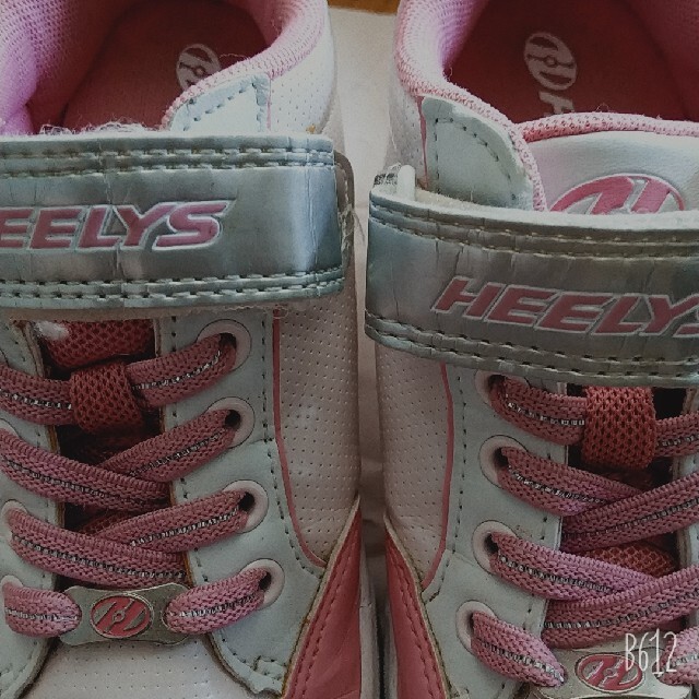 HEELYS(ヒーリーズ)のHEELYSヒーリーズ19cm 女の子ローラースニーカーピンク キッズ/ベビー/マタニティのキッズ靴/シューズ(15cm~)(ローラーシューズ)の商品写真