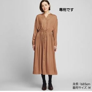 ユニクロ(UNIQLO)のUNIQLO　ワンピース　ベージュSサイズ　新品(ロングワンピース/マキシワンピース)