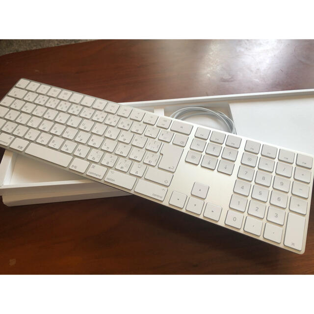 Apple(アップル)のmagic keyboard マジックキーボードテンキー付き スマホ/家電/カメラのPC/タブレット(PC周辺機器)の商品写真