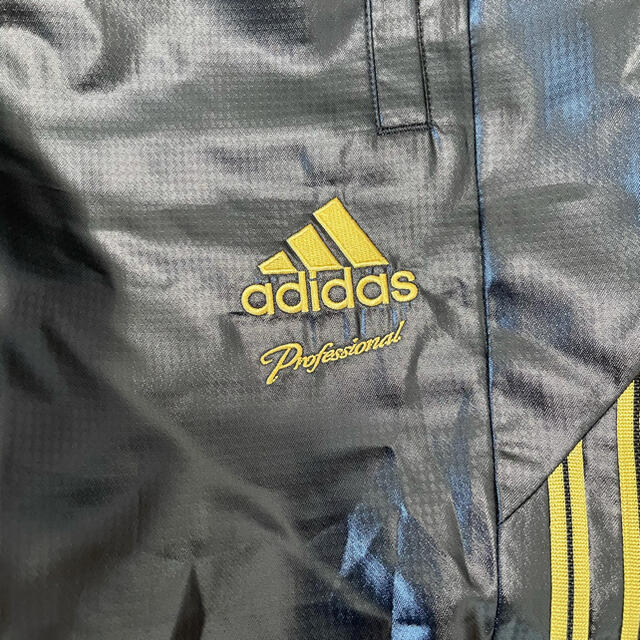 adidas(アディダス)のadidasウィンドブレーカーパンツ スポーツ/アウトドアのランニング(ウェア)の商品写真