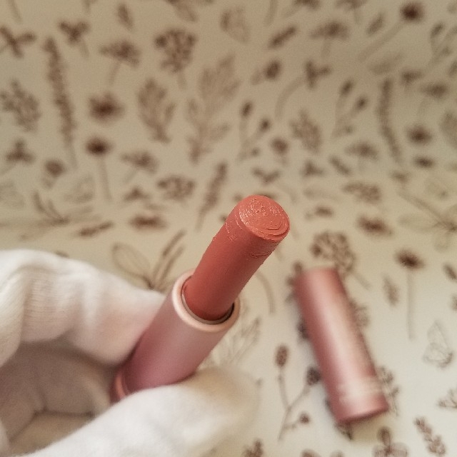 Sephora(セフォラ)のSUGAR TINTED LIP TREATMENT PETAL コスメ/美容のスキンケア/基礎化粧品(リップケア/リップクリーム)の商品写真