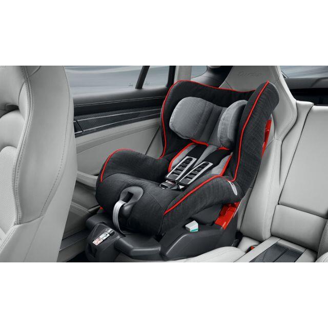 ポルシェ純正　ジュニアシート　ISOFIX　マカン・カイエン・パナメーラ用ISOFIX対応