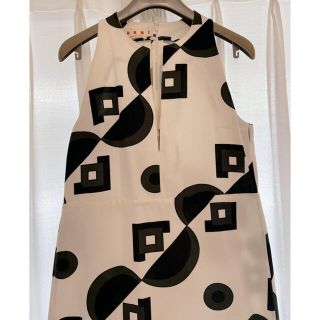 マルニ(Marni)のマルニMARNIモダン柄ノースリーブワンピースドレスCHANELプラダ(ひざ丈ワンピース)