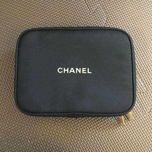 CHANEL(シャネル)のCHANEL 携帯用ブラシポーチセット コスメ/美容のキット/セット(その他)の商品写真