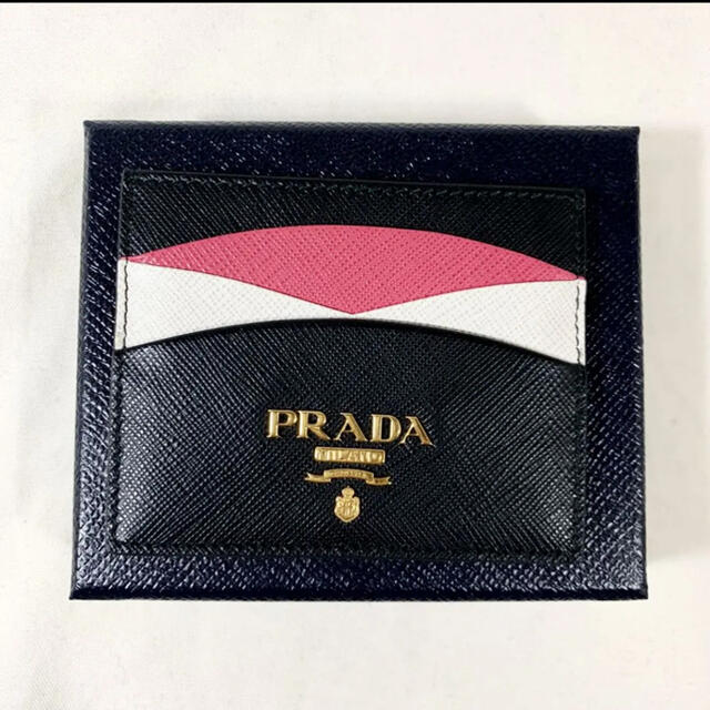 PRADA(プラダ)のユッコ様専用　プラダ  カードケース　PRADA レディースのファッション小物(名刺入れ/定期入れ)の商品写真