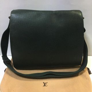 ヴィトン Louis Vuitton タイガ ショルダーバッグ メンズ グリーン カーキ 緑色系 の通販 10点 ルイヴィトンのメンズ を買うならラクマ ヴィトン Louis Vuitton タイガ ショルダーバッグ メンズ グリーン カーキ 緑色系 の通販 10点 ルイヴィトンのメンズ を買うならラクマ