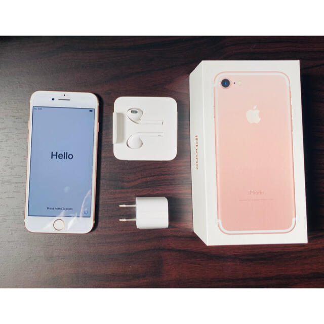 Apple(アップル)のiPhone7 32GB スマホ/家電/カメラのスマートフォン/携帯電話(スマートフォン本体)の商品写真