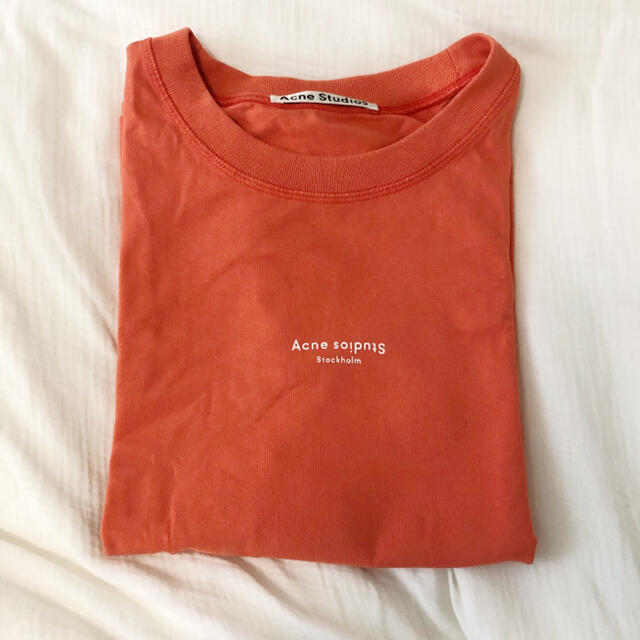 ACNE(アクネ)のAcne Studios  Edie Stamp  ロゴTシャツ レディースのトップス(Tシャツ(半袖/袖なし))の商品写真