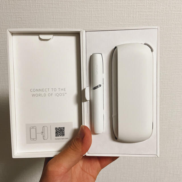 IQOS(アイコス)のiQOS 3 DUOホワイト　カバー付き メンズのファッション小物(タバコグッズ)の商品写真