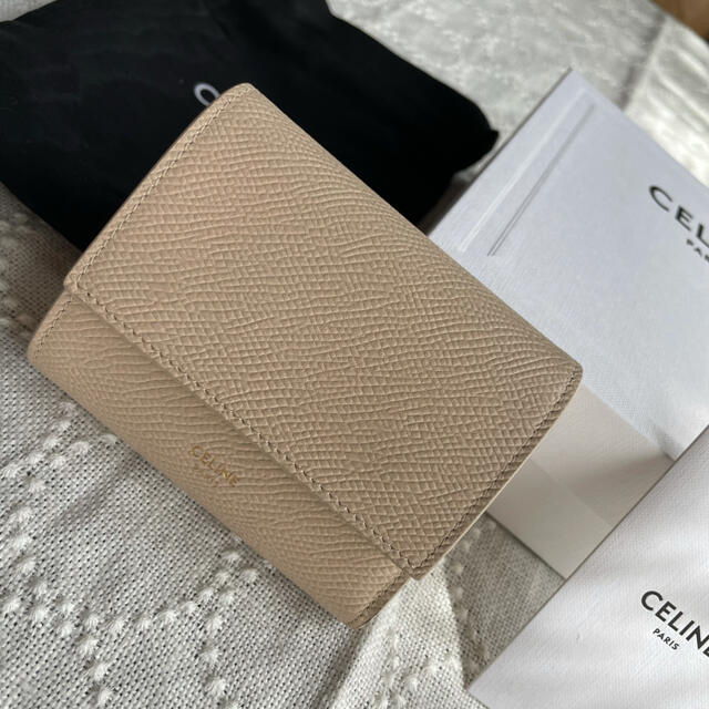 celine(セリーヌ)の専用☆極美品☆セリーヌ　スモール　トリフォーフドウォレット　パウダー レディースのファッション小物(財布)の商品写真