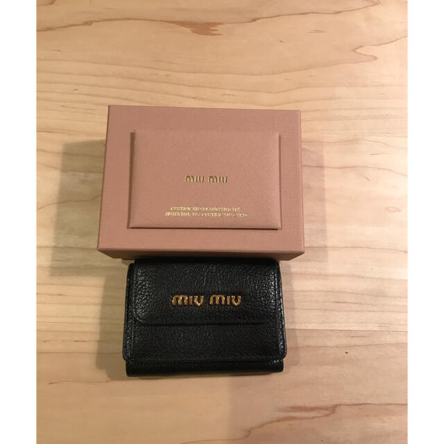 miumiuスモール財布