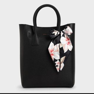 チャールズアンドキース(Charles and Keith)の美品⭐︎チャールズアンドキース⭐︎バック(トートバッグ)