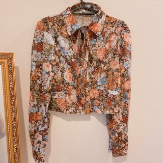 ザラ(ZARA)のZARA ボウタイブラウス　ブラウス　花柄　ブラウス(シャツ/ブラウス(長袖/七分))