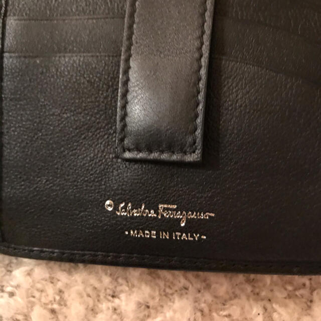 Ferragamo(フェラガモ)のフェラガモ Ferragamo 財布 黒 ショルダーの長さ/118 レディースのファッション小物(財布)の商品写真