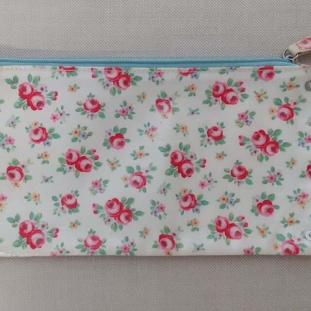 Cath Kidston(キャスキッドソン)のキャスキッドソン おむつポーチ キッズ/ベビー/マタニティのおむつ/トイレ用品(おむつ替えマット)の商品写真