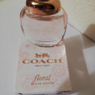 コーチ(COACH)のCOACHコーチフローラルオードパルファム新品未使用(香水(女性用))