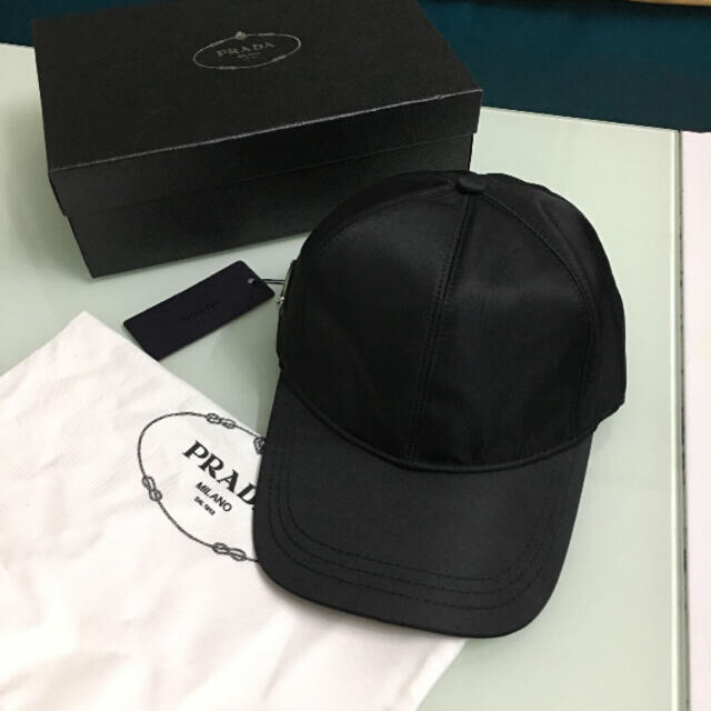 週末値下げ 美品 プラダ M ウールキャップ