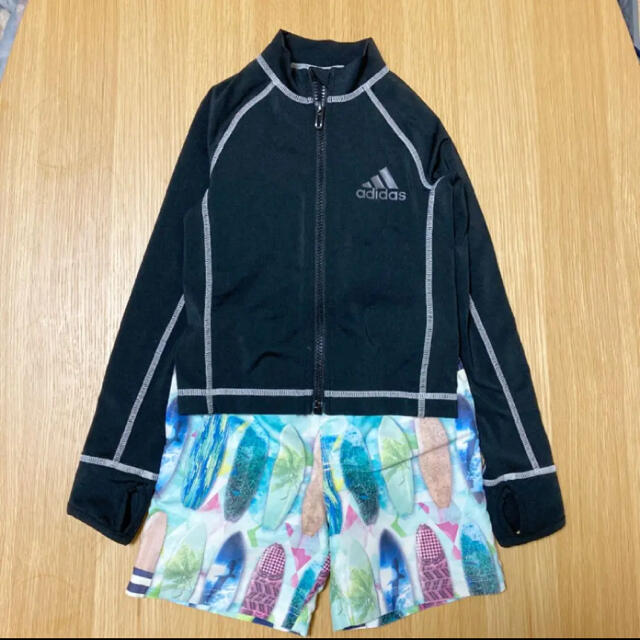 adidas(アディダス)の110相当＊ラッシュガードand水着パンツセット キッズ/ベビー/マタニティのキッズ服男の子用(90cm~)(水着)の商品写真