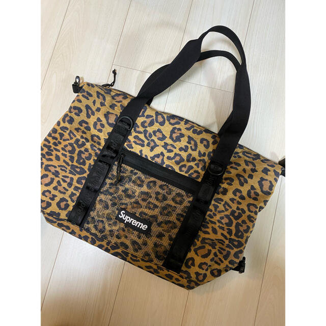 新品　Supreme Zip Tote leopard