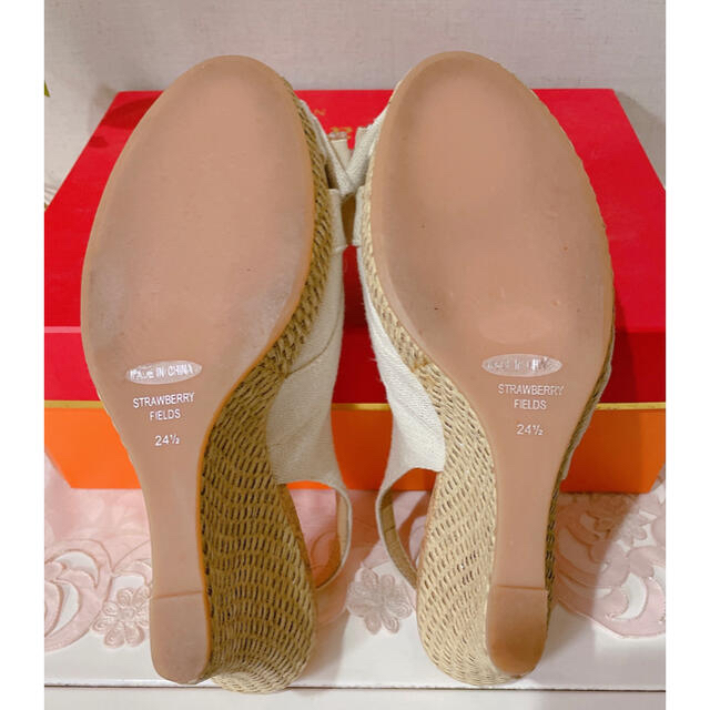 STRAWBERRY-FIELDS(ストロベリーフィールズ)の専用・ストロベリーフィールズ♡ ビジューリボンサンダル レディースの靴/シューズ(サンダル)の商品写真