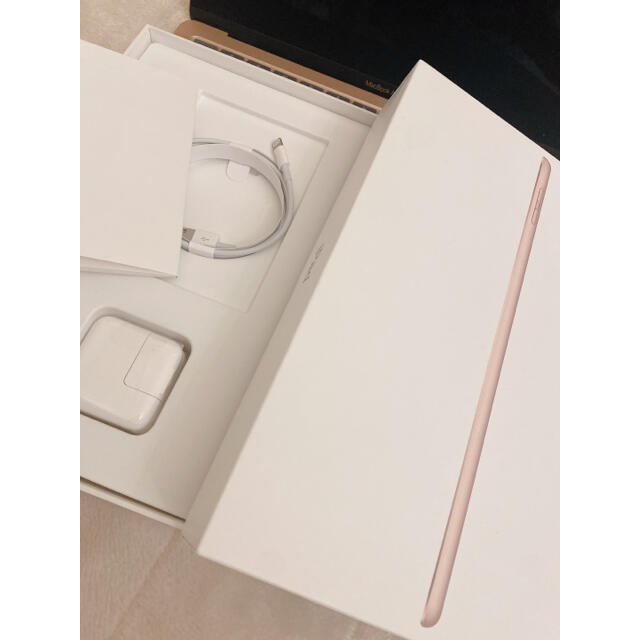 Apple(アップル)の【美品】iPad 第5世代 Wi-Fi Cellular 32GB ゴールド スマホ/家電/カメラのPC/タブレット(タブレット)の商品写真