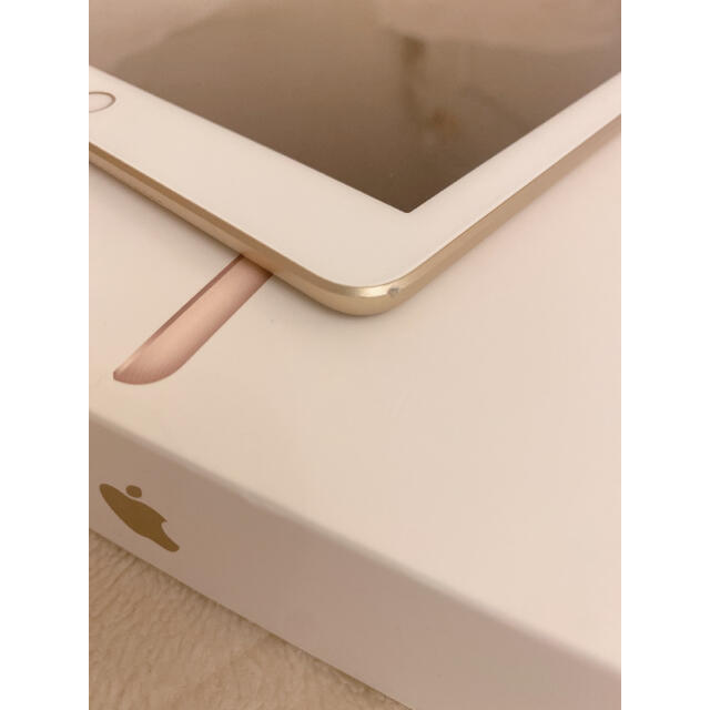 Apple(アップル)の【美品】iPad 第5世代 Wi-Fi Cellular 32GB ゴールド スマホ/家電/カメラのPC/タブレット(タブレット)の商品写真