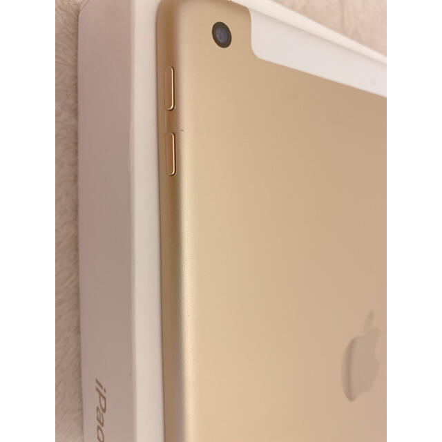 Apple(アップル)の【美品】iPad 第5世代 Wi-Fi Cellular 32GB ゴールド スマホ/家電/カメラのPC/タブレット(タブレット)の商品写真