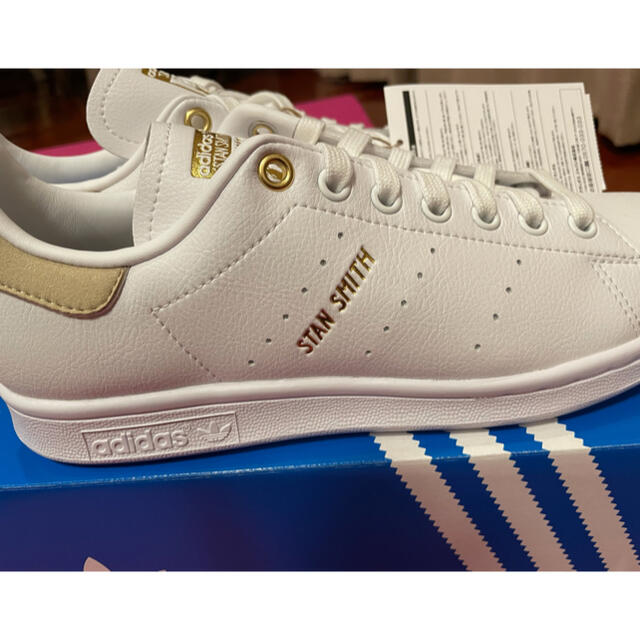 adidas(アディダス)のSTAN SMITH MILK TEA BEIGE  レディースの靴/シューズ(スニーカー)の商品写真