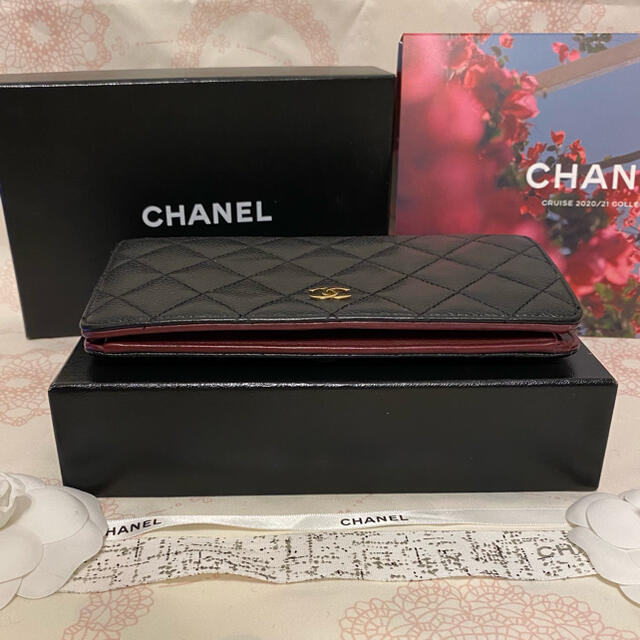 CHANEL(シャネル)の【極美品】CHANEL　マトラッセ　キャビアスキン　二つ折り長財布　ゴールド金具 レディースのファッション小物(財布)の商品写真