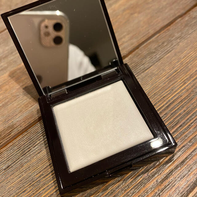 laura mercier(ローラメルシエ)の〈ローラメルシエ〉シークレットブラーリングパウダー　フォーアンダーアイズ コスメ/美容のベースメイク/化粧品(その他)の商品写真