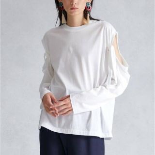 トーガ(TOGA)の18 さま　　トーガプルラ　ホワイト　ロンT(Tシャツ(長袖/七分))