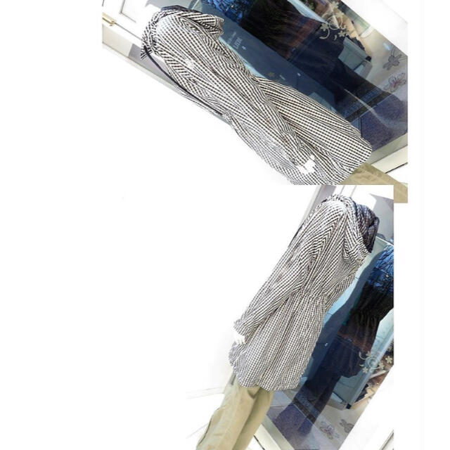 MONCLER(モンクレール)の【新品同様】モンクレール スプリングコートフード付き超美品！ レディースのジャケット/アウター(スプリングコート)の商品写真