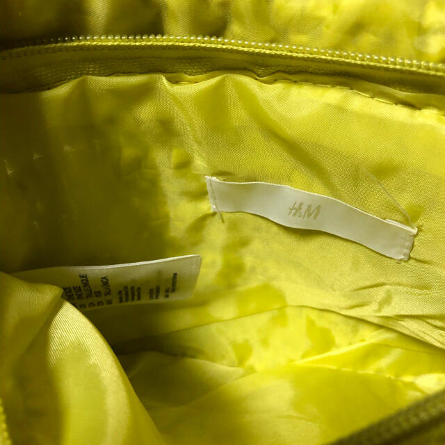 ZARA(ザラ)の未使用 H&M ライムイエロー 紙麻クラッチバッグ レディースのバッグ(クラッチバッグ)の商品写真
