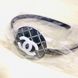 シャネル(CHANEL)の【専用】CHANEL 新品未使用　カチューシャ　ノベルティー(カチューシャ)