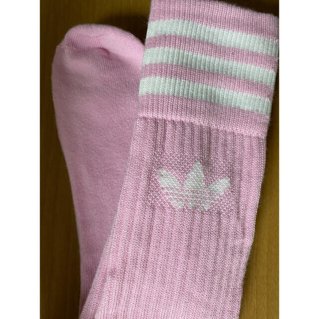 adidas(アディダス)のadidas 靴下 アディダス オリジナルス レディースのレッグウェア(ソックス)の商品写真