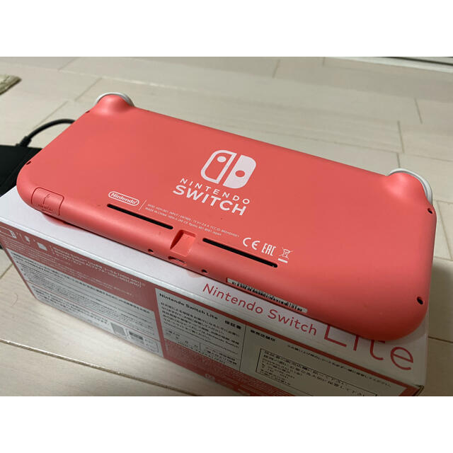 ２４時間以内発送値下げしました。ケース付き　switch lite コーラル