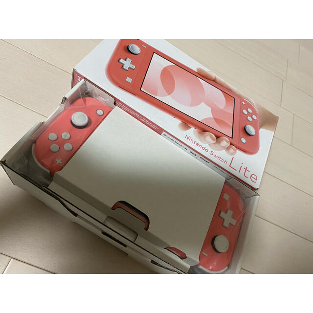 ２４時間以内発送値下げしました。ケース付き　switch lite コーラル