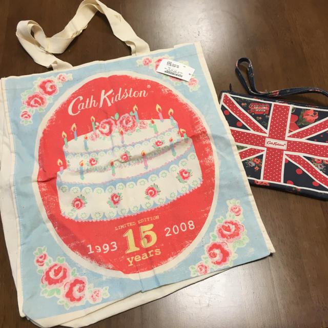 Cath Kidston(キャスキッドソン)の新品タグ付❣️15周年記念バッグ。おまけ付。aki様専用。 レディースのバッグ(トートバッグ)の商品写真