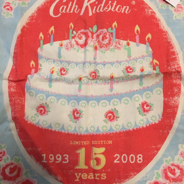 Cath Kidston(キャスキッドソン)の新品タグ付❣️15周年記念バッグ。おまけ付。aki様専用。 レディースのバッグ(トートバッグ)の商品写真