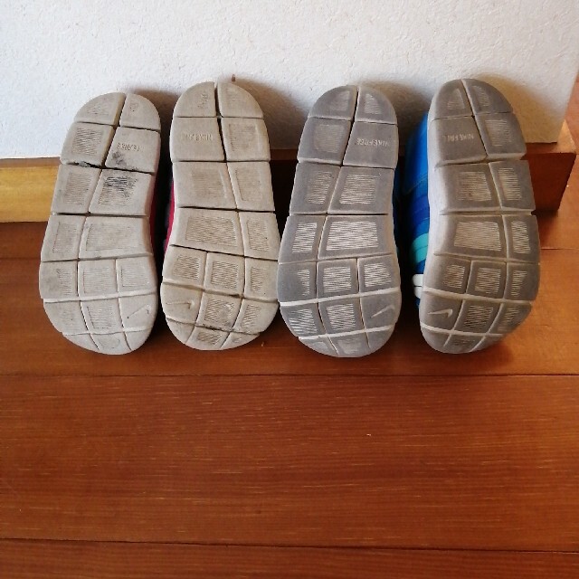 NIKE(ナイキ)のNIKE　ダイナモフリー キッズ/ベビー/マタニティのキッズ靴/シューズ(15cm~)(スニーカー)の商品写真