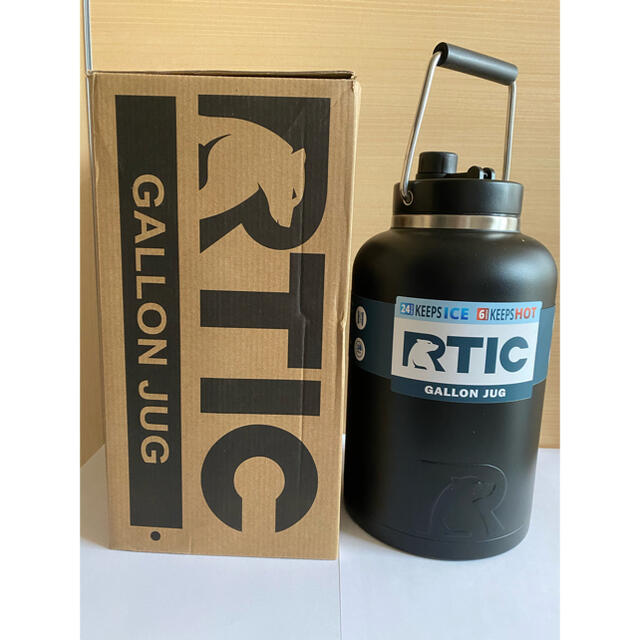 THERMOS(サーモス)のRTIC 1GALLON JUG 3.8L アールティック　ワンガロンジャグ　黒 スポーツ/アウトドアのアウトドア(食器)の商品写真